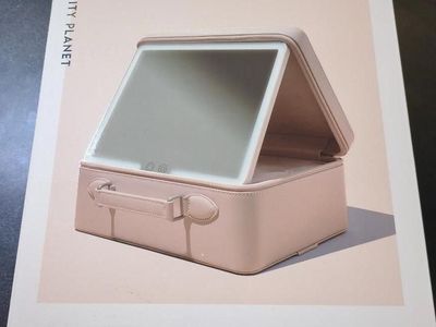 Vanity Planet Baia The Everything Beauty Bag