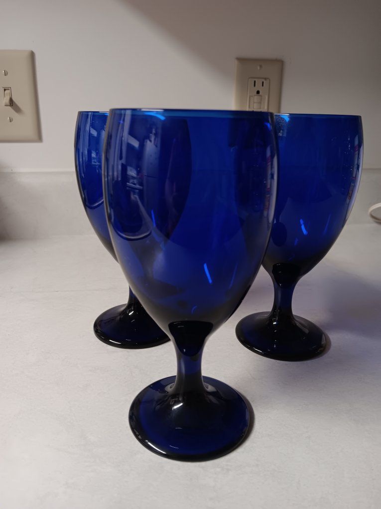 Vintage Cobalt Blue Glass Water Goblets / Wine Glasses - Set of 3