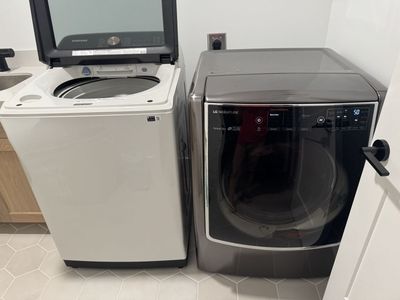 Mismatched working set Samsung 5.5 CuFt washer and LG Signature 9.0 Electric Dryer