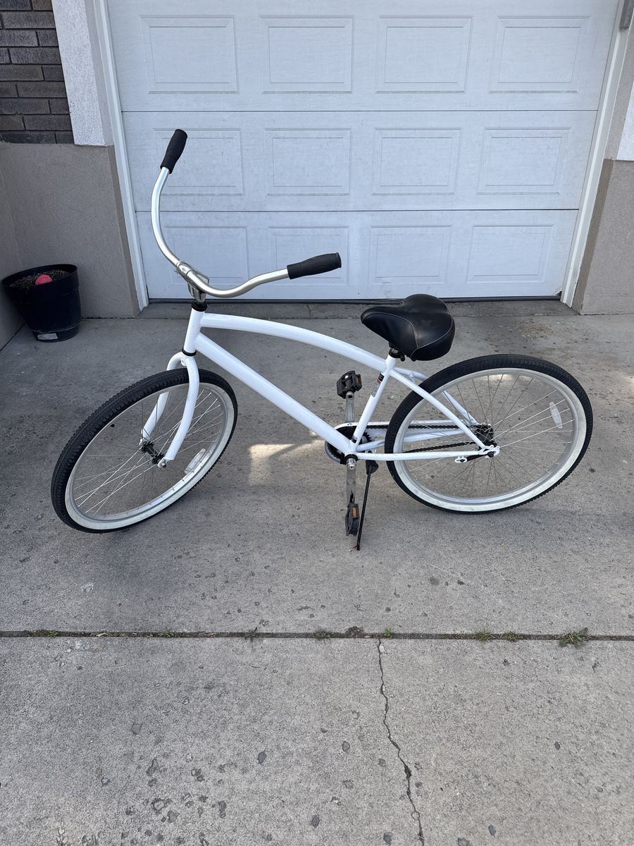 White Beach Cruiser Bike - Single Speed $25