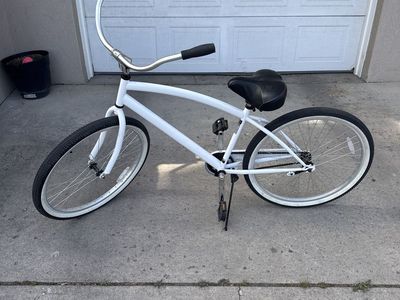 White Beach Cruiser Bike - Single Speed $25