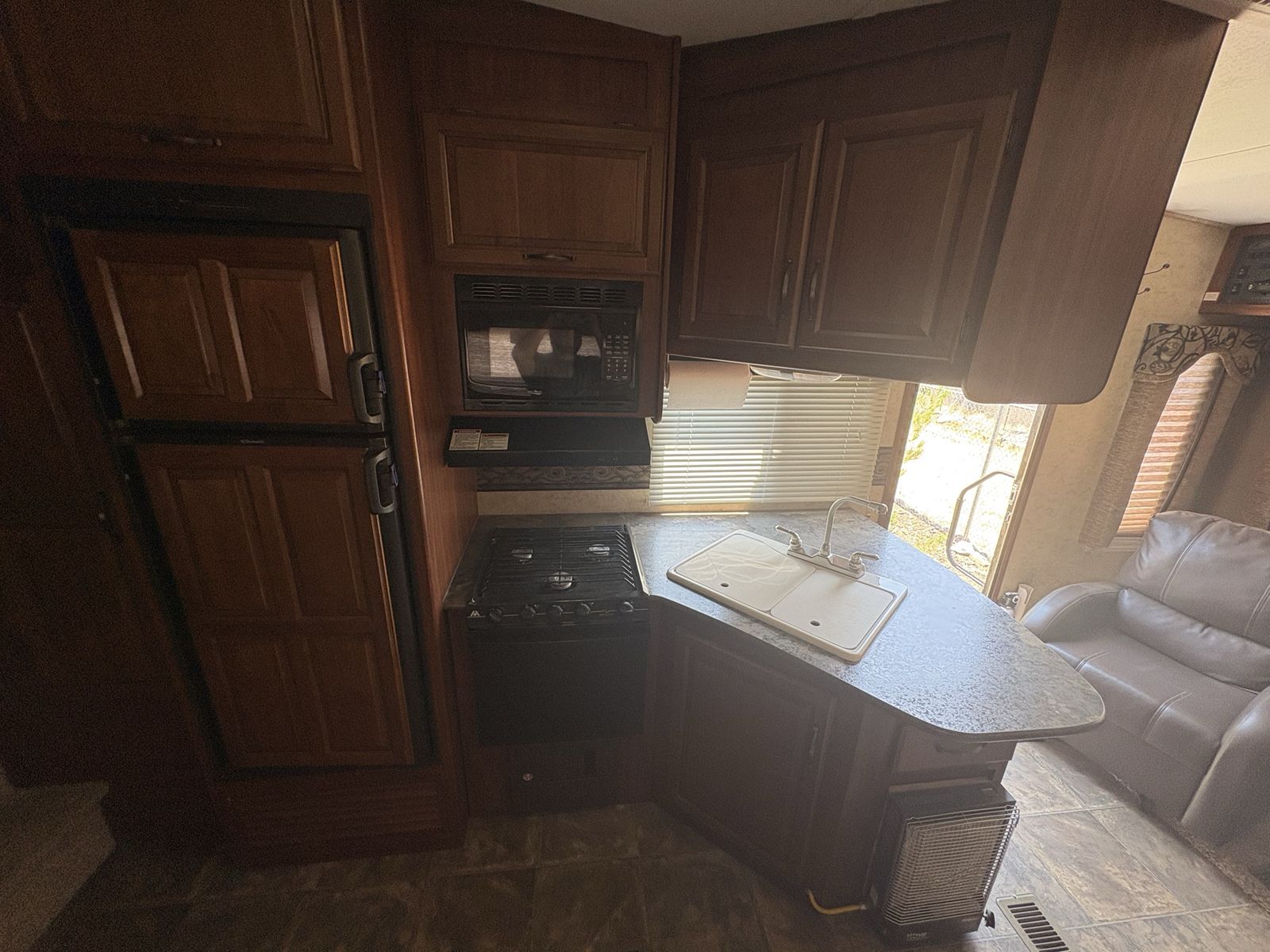 Main image 11