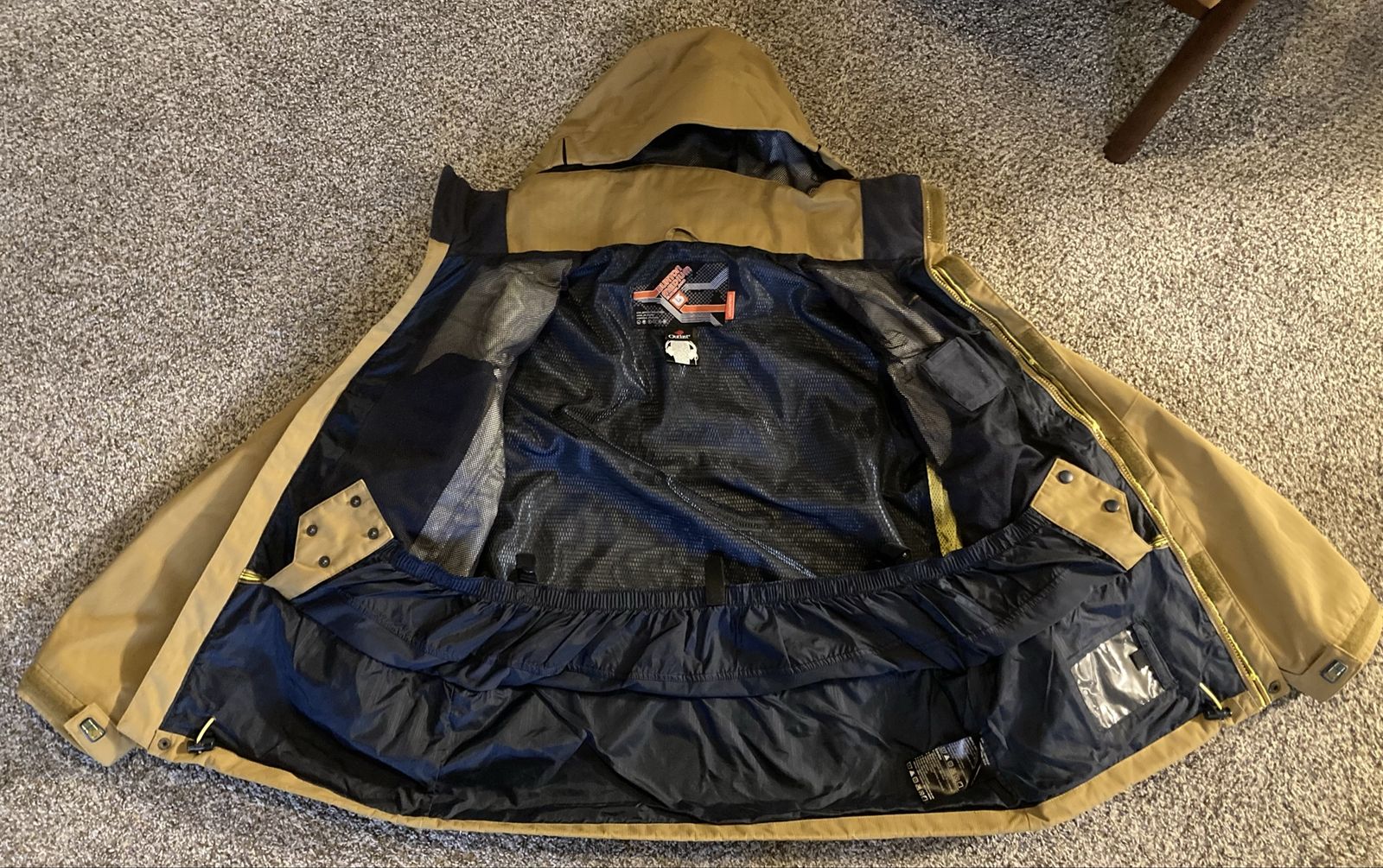 Main image 3