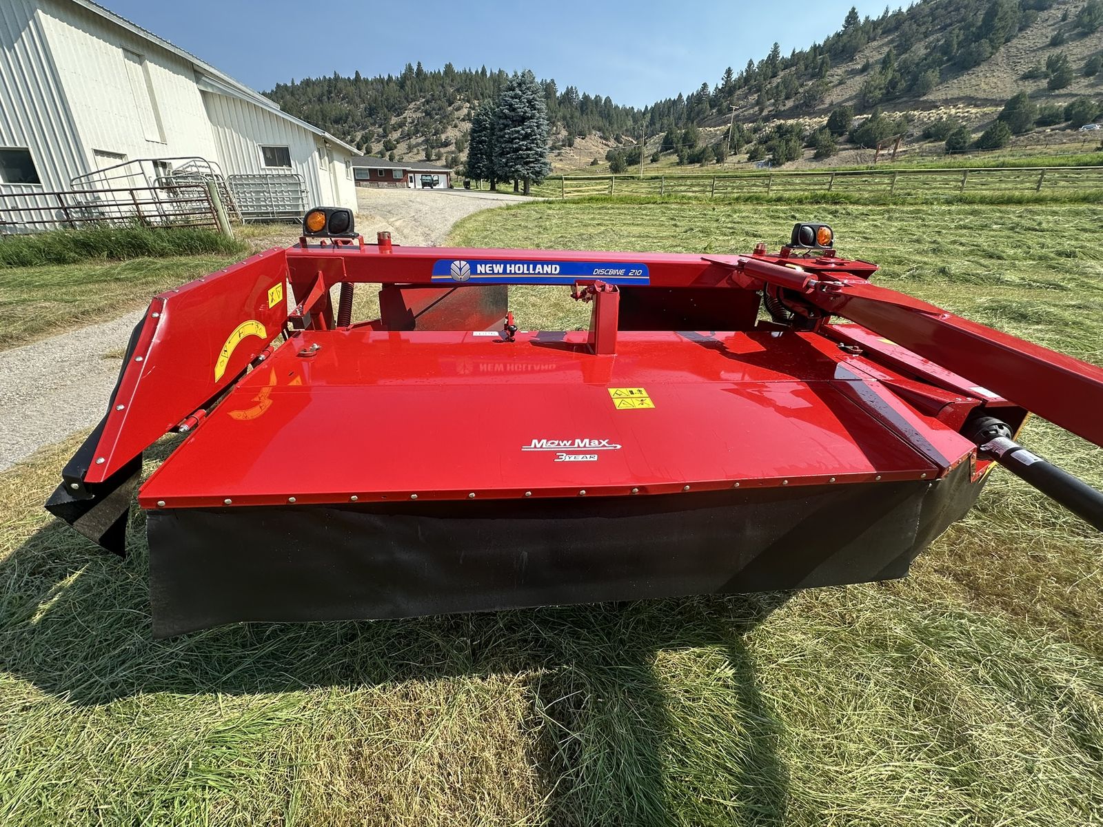 NEW HOLLAND DISCBINE SWATHER