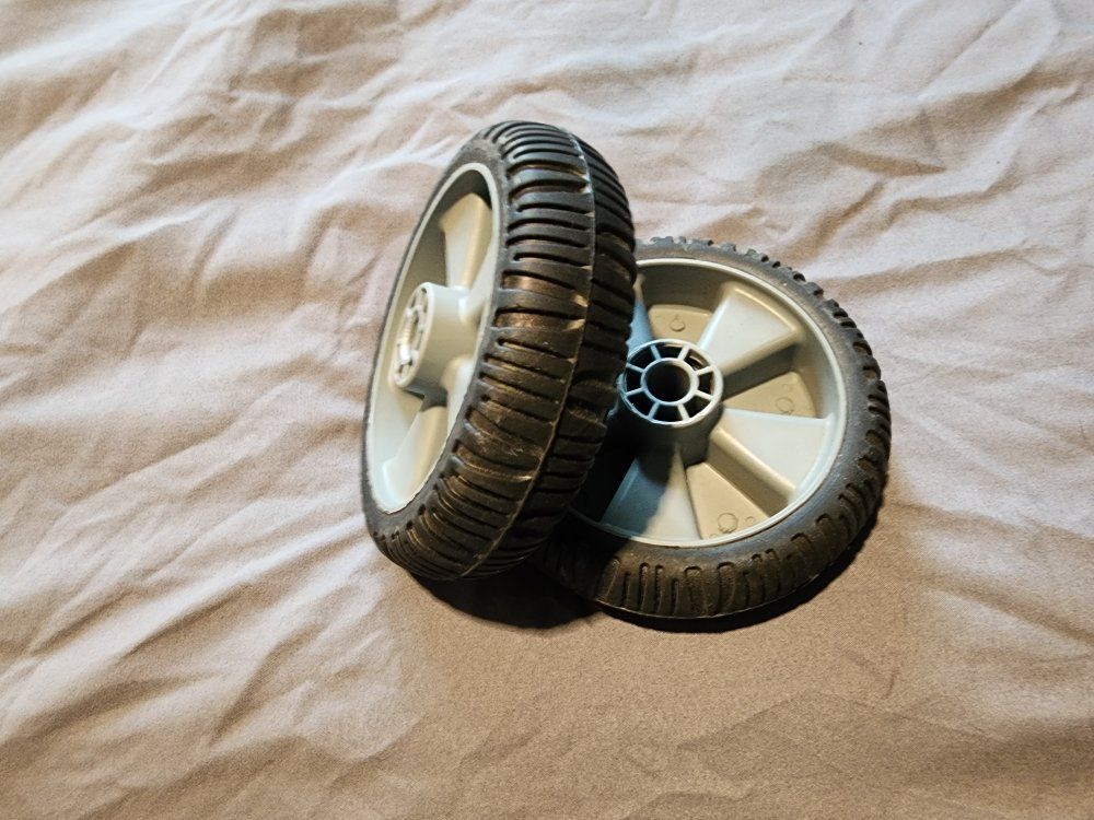 Fiskar replacement front wheels for push mower