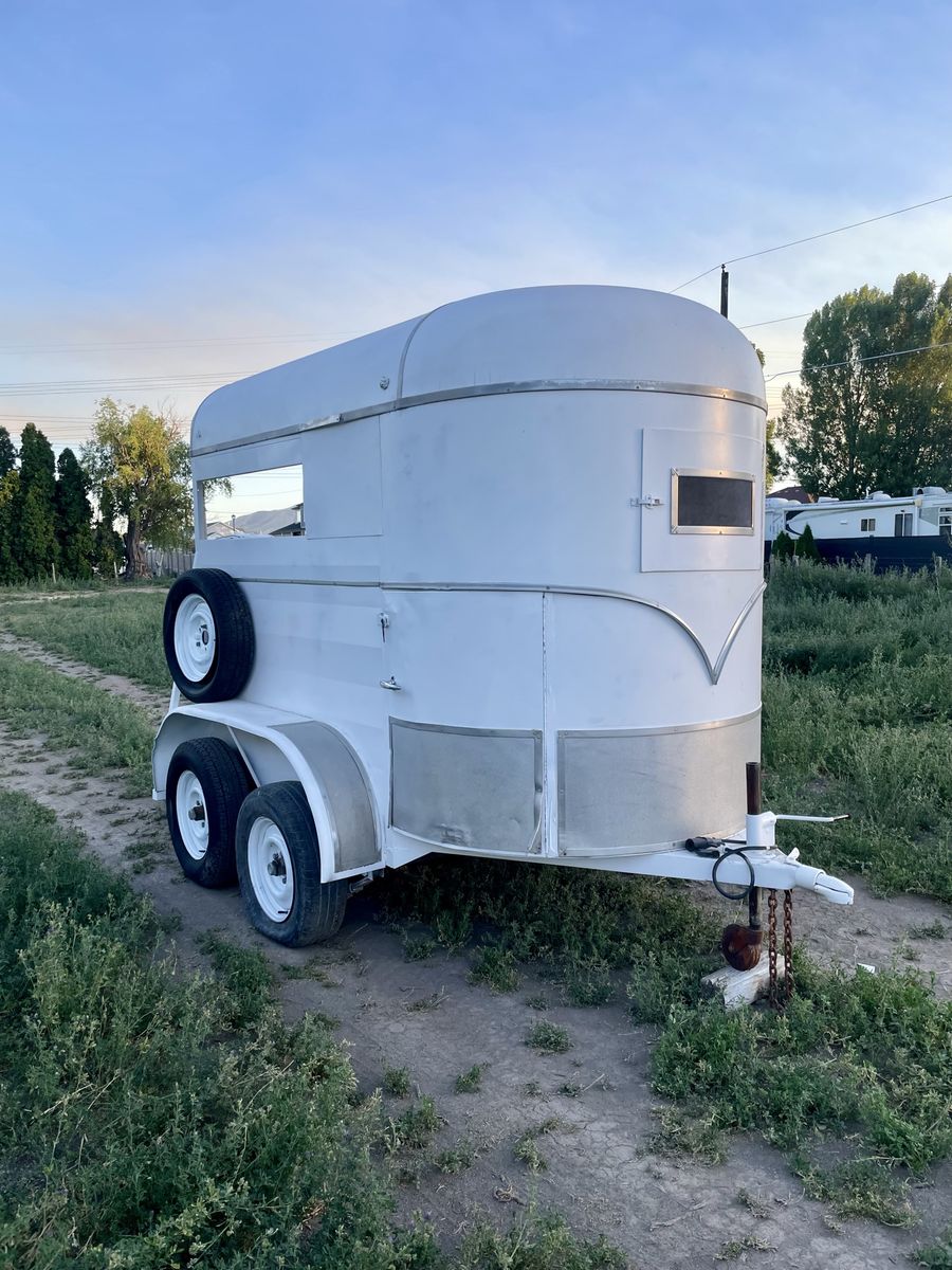WW Horse Trailer