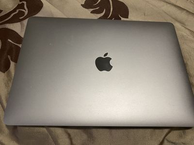 2018 MacBook Air, new battery cycle count: 1.