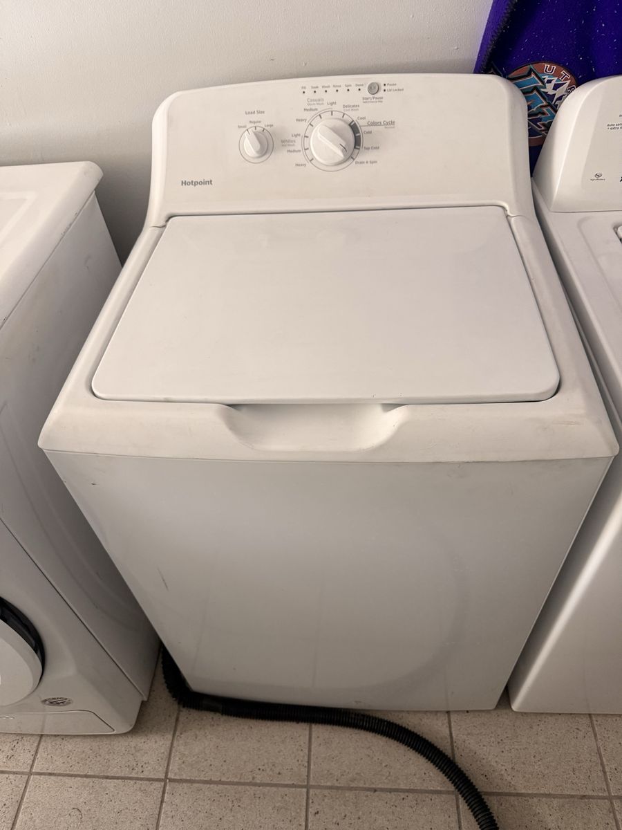 Hotpoint White Top Load Washing Machine Washer with Load Size & Cycles Knob