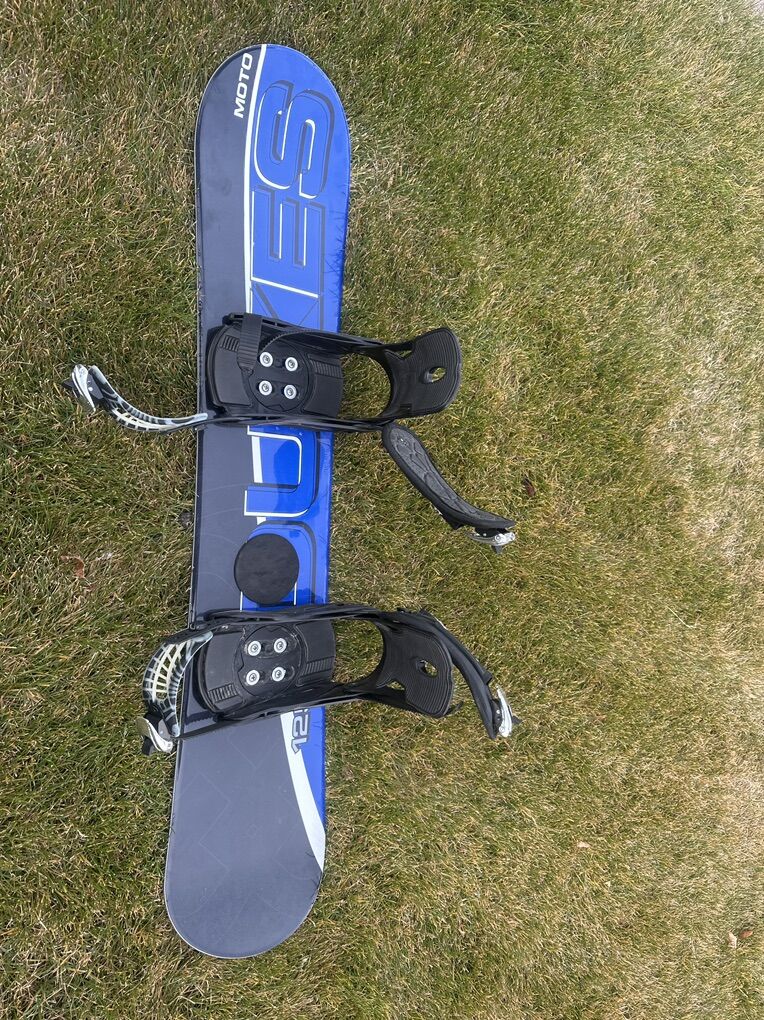 Snowboard With Free Helmet