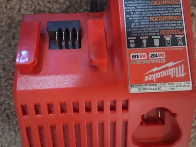 Milwaukee M12 and M18 Multi-Voltage Lithium-Ion Battery Charger and Milwaukee M18 REDLITHIUM XC5.0