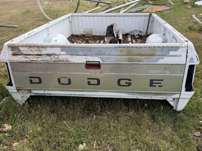 1992 Dodge truck bed and tailgate