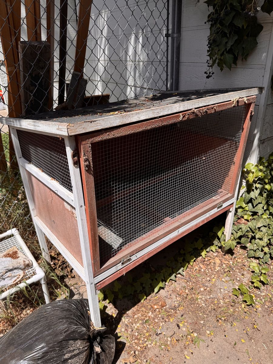Rabbit hutch