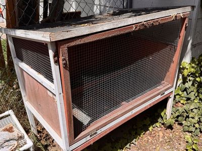 Rabbit hutch