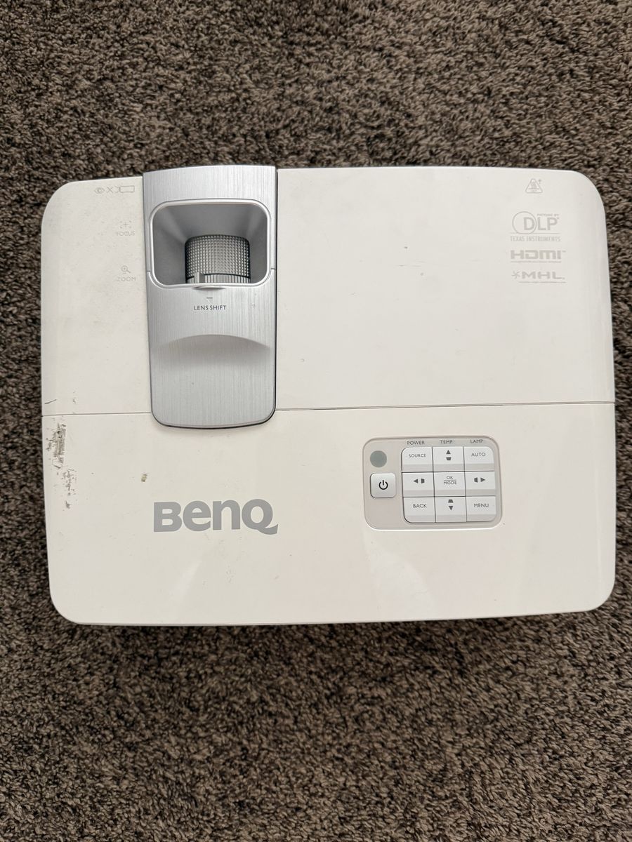 BENQ projector HT 1075