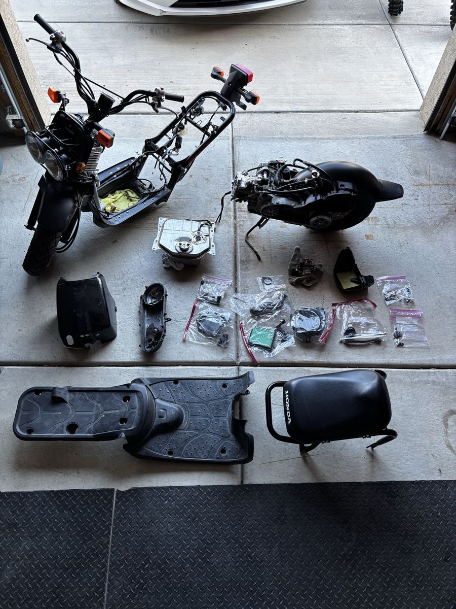 2017 Honda Ruckus 49cc Scooter Frame & Parts - No Title - Needs Valve Adjustment