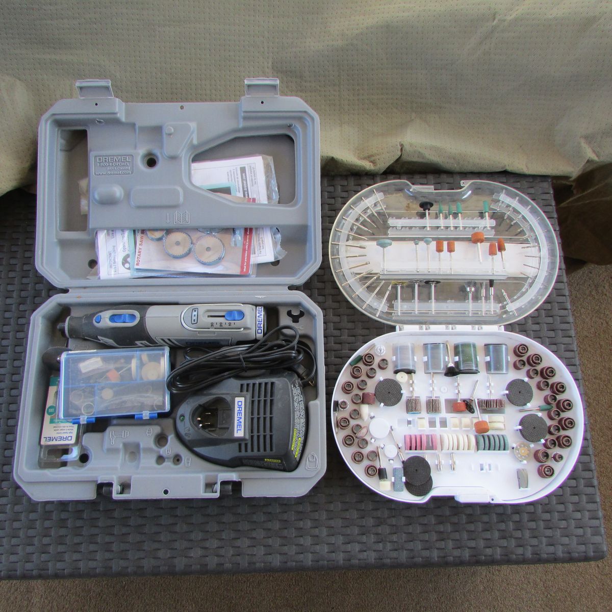 Dremel 8220 Cordless Rotary Tool w/ New Bat, Charger and all you see in pics