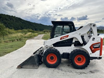 2023 Bobcat s650 skid steer low hours!