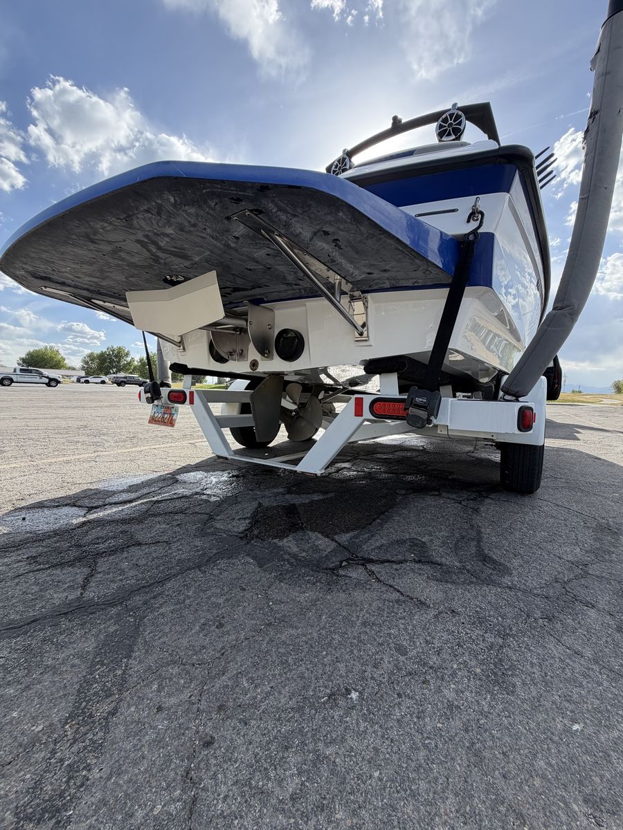 Main image 6