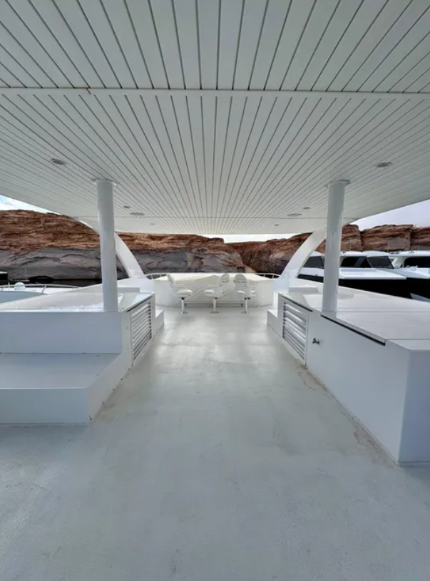 Main image 13