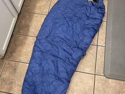 The North Face Tigger 20F/-7C Polarguard Classic Sleeping Bag Blue