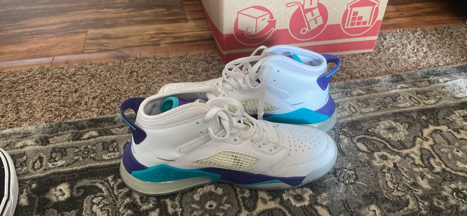 Like new jordans size 7.5