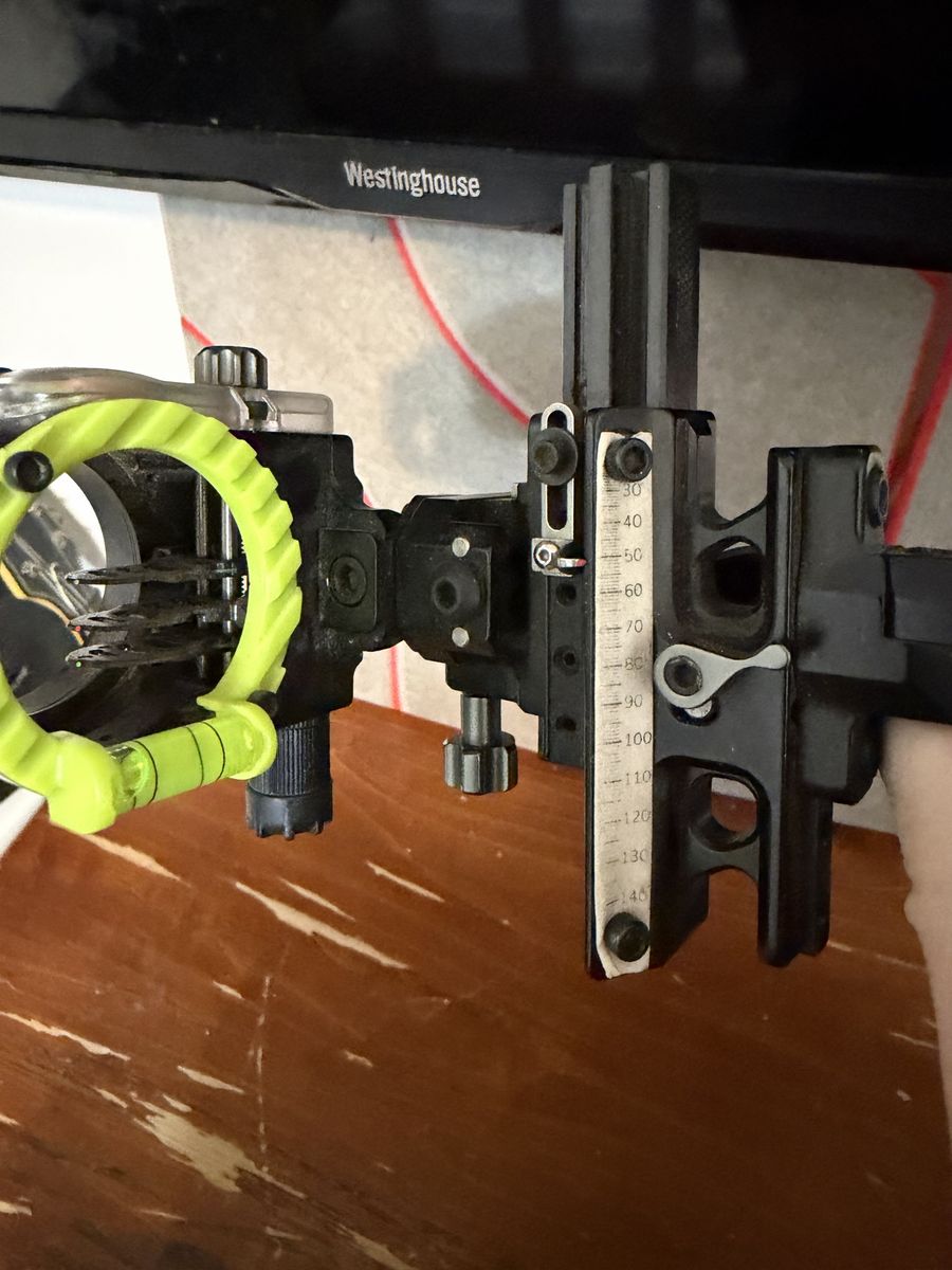 Black Engage Bow Sight Archery Equipment - Used