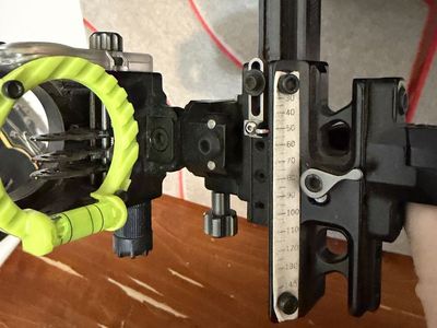 Black Engage Bow Sight Archery Equipment - Used
