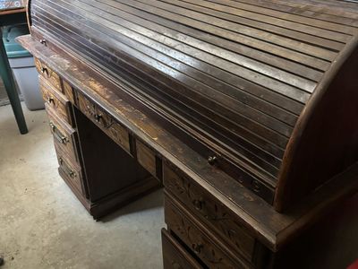 Roll top desk