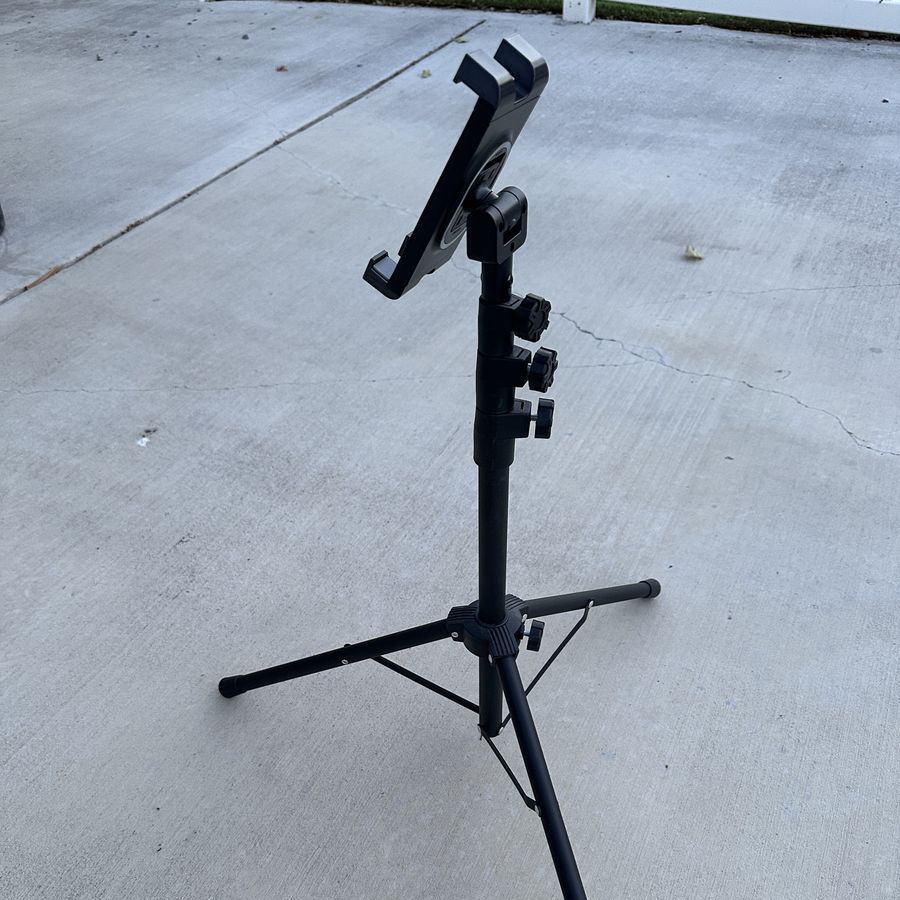 Tablet Floor Stand, Height Adjustable Cellphone Floor Stand with 360°Rotating Tripod Mount, Compatible with iPhone iPad