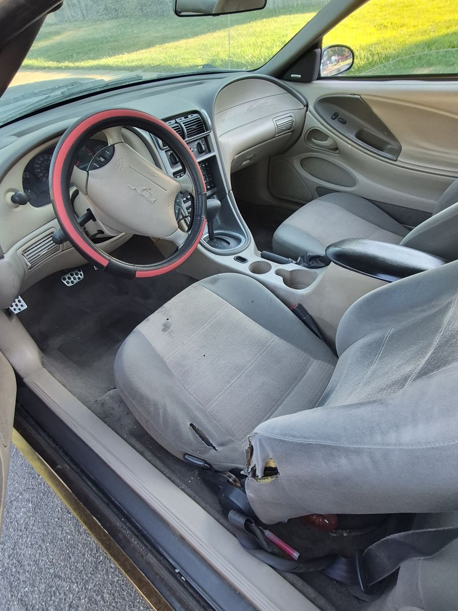 2004 Ford Mustang Base