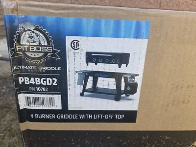 Pit Boss Ultimate 36" 4-Burner Gas Griddle