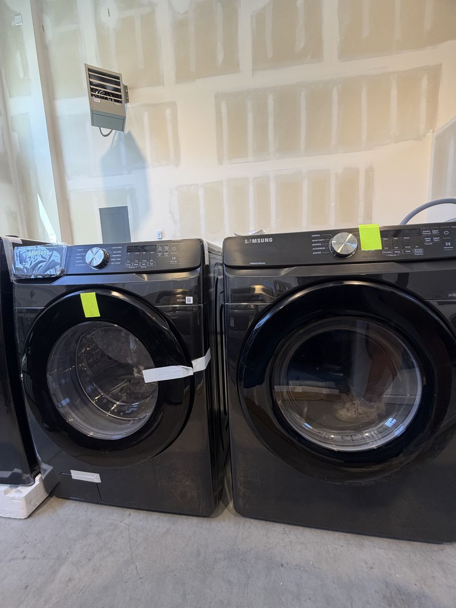 Samsung Washer & Dryer Set - New Scratch & Dent