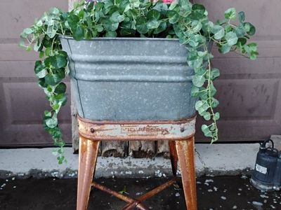Antique Washtub/Basin Planter With Leg's Galvanize