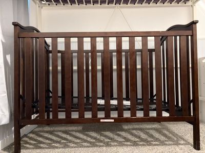 Baby/ toddler crib
