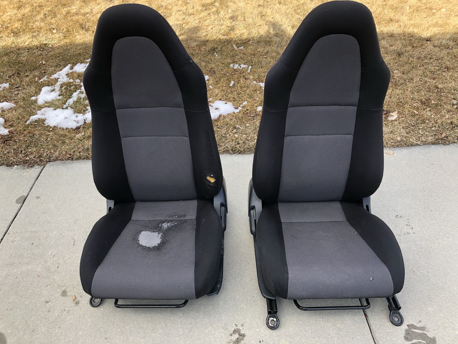 3rd Toyota MR2 (2002) OEM Seats