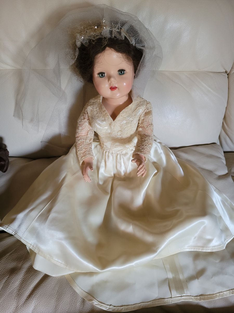 1950's Wilkinson&Gross BEAUTIFUL Cinderella Doll. Sleepy Eyes, open mouth, 4 teeth & felt tongue $50