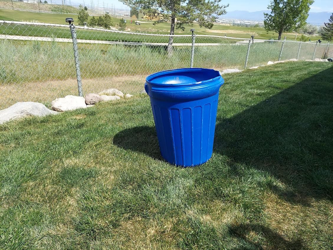 32 Gal Blue Trash Can