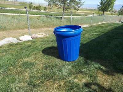 32 Gal Blue Trash Can