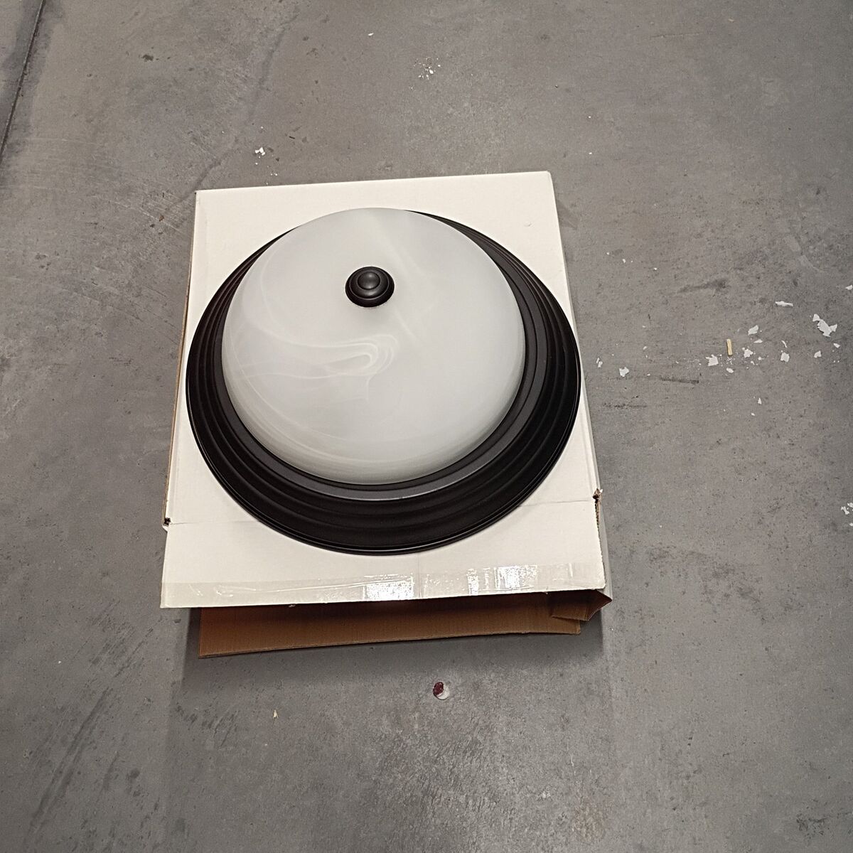 Flush mount ceiling light (2 of)