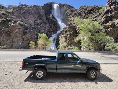 1994 DODGE DAKOTA SLT