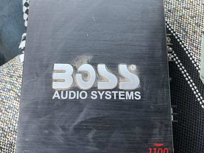 1100 watt Boss amp