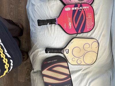Make offer Lot of 4 pro style models pickleball paddles