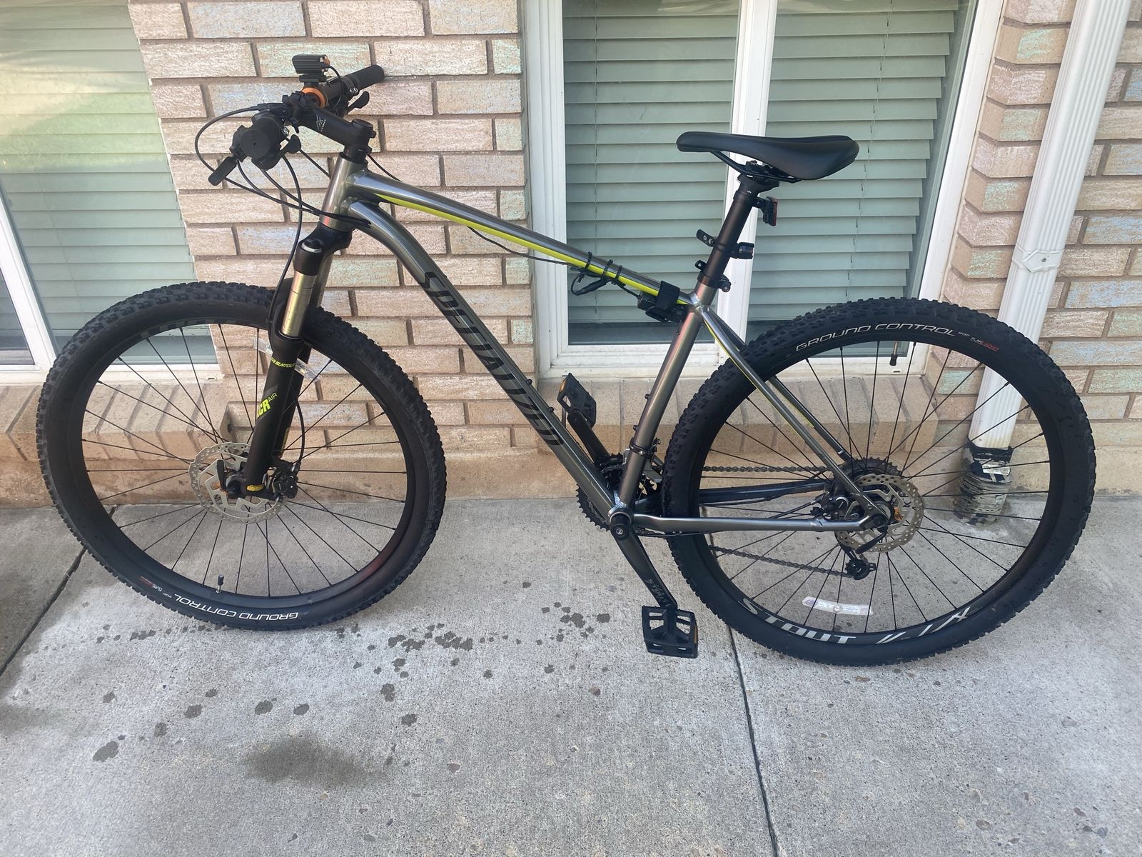 Specialized rockhopper expert 29”