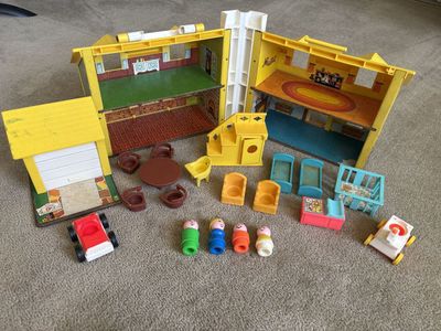 Vintage Fisher-Price Little People Yellow House Set