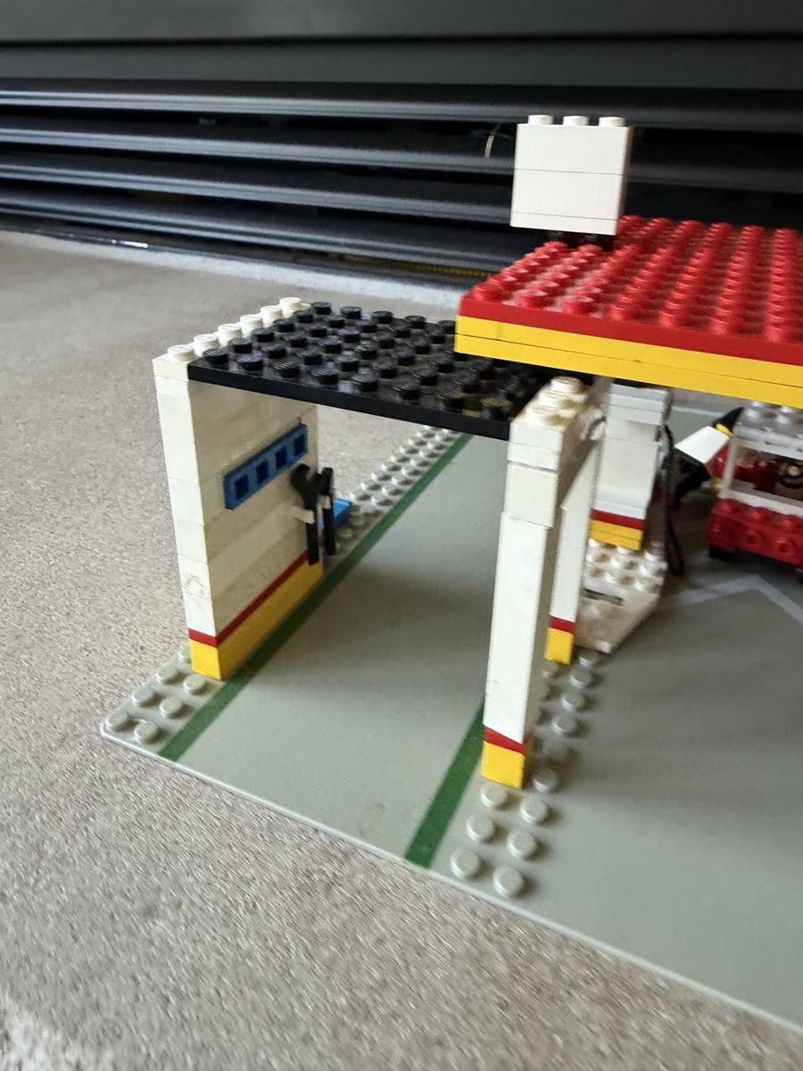 Main image 6