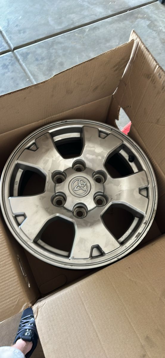 Set of 4 —2nd gen Tacoma trd off road wheels
