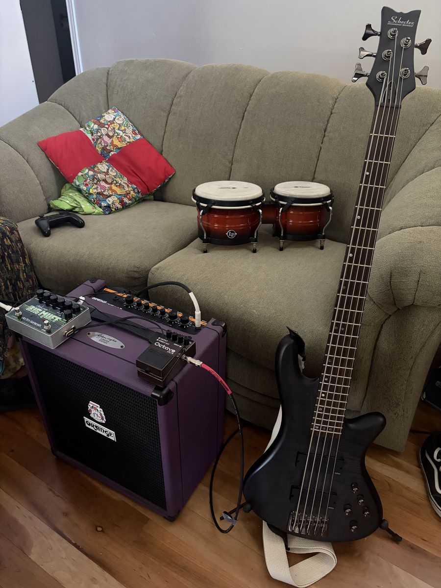 Schecter Stiletto Studio-5 Package (includes Glenn Hughes Limited Edition Orange Crush 50 [Purple], Deluxe Big Muff, Boss OC-5)