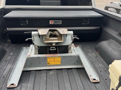 B&W Companion 5th Wheel Hitch - Heavy-Duty Gooseneck Trailer Hitch