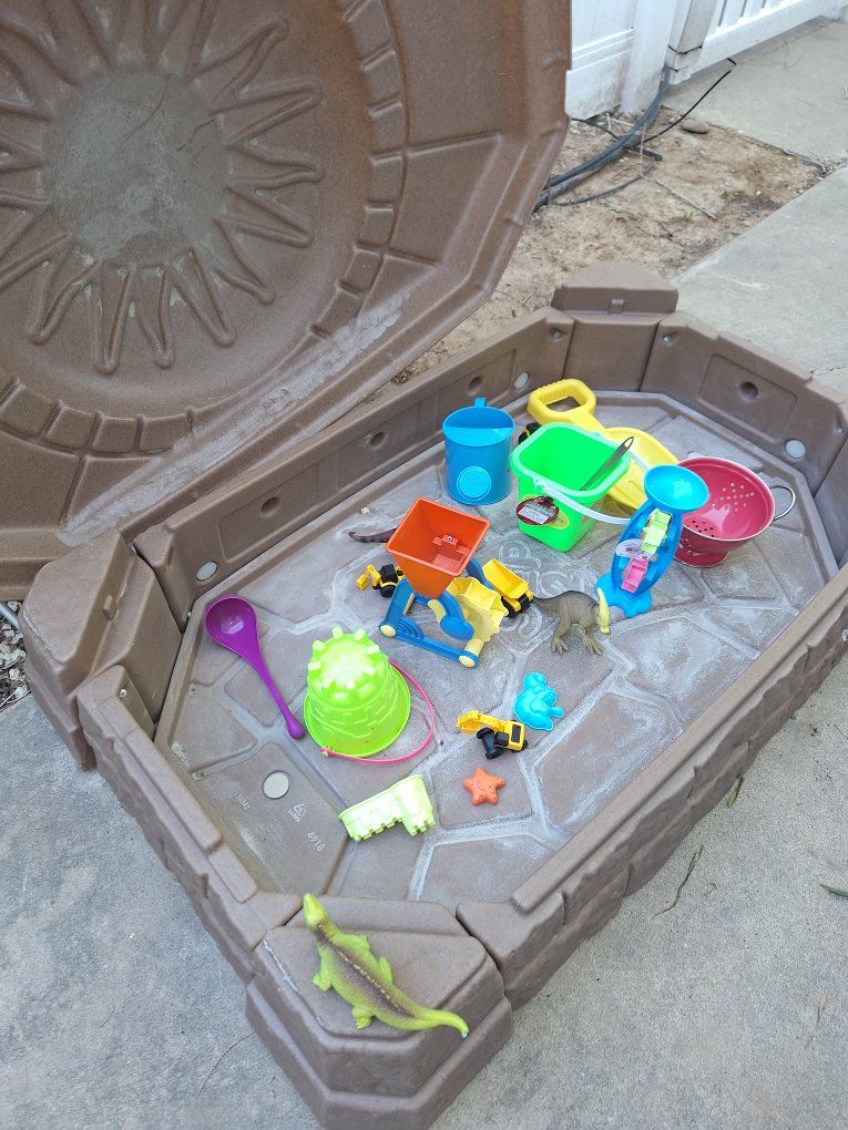 PENDING: Step2 Play & Store Sand Box