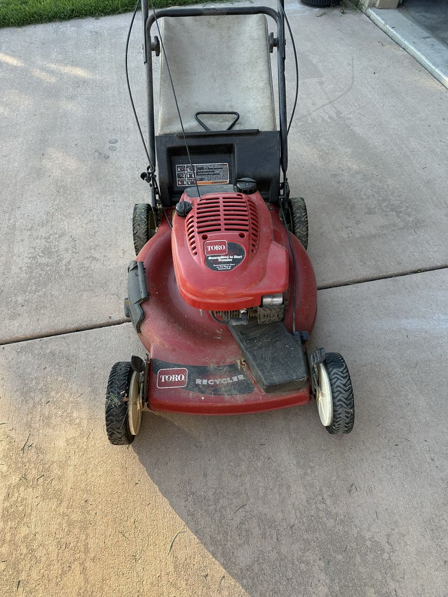 Toro Recycler Gas Lawn Mower with Rear Grass Catcher Bag
